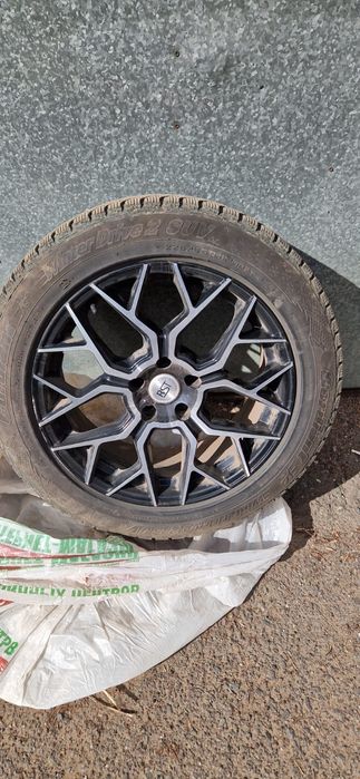 Диски с резиной.