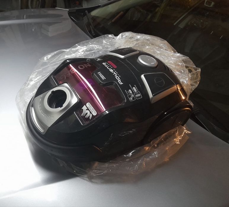 Пылесос Rowenta.