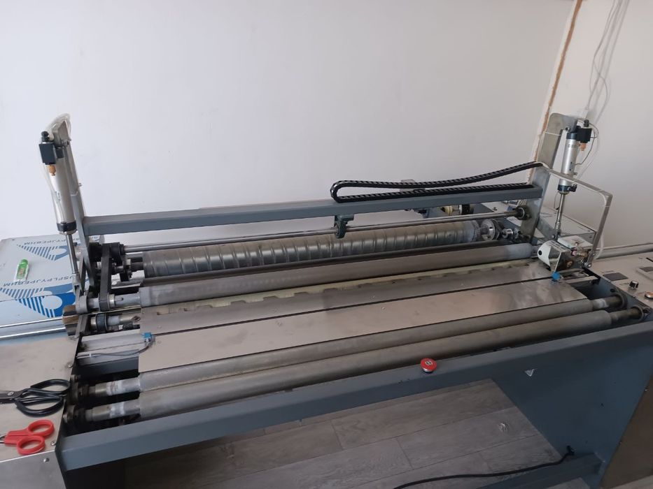 Бинт ва влажный сарфетка ишлаб чикариш  дастгохи