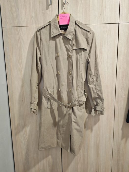 Продавам сака и якета  на Zara
