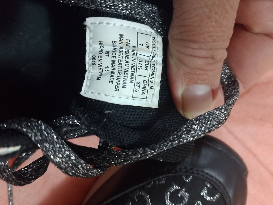 Adidași Guess stare buna