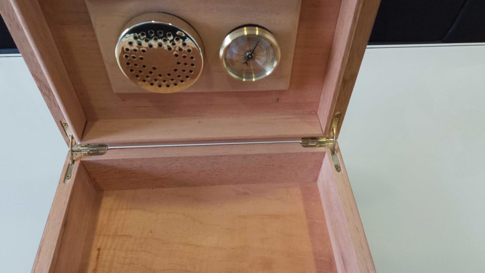 Humidor Trabucuri Premium + CADOU