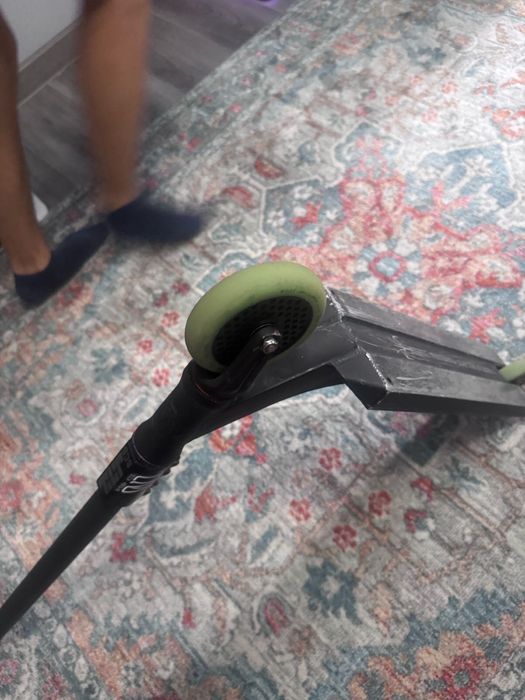 Продам трюковый самокат в отличном состоянии