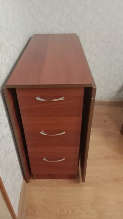 Срочно Продам стол раздвижной