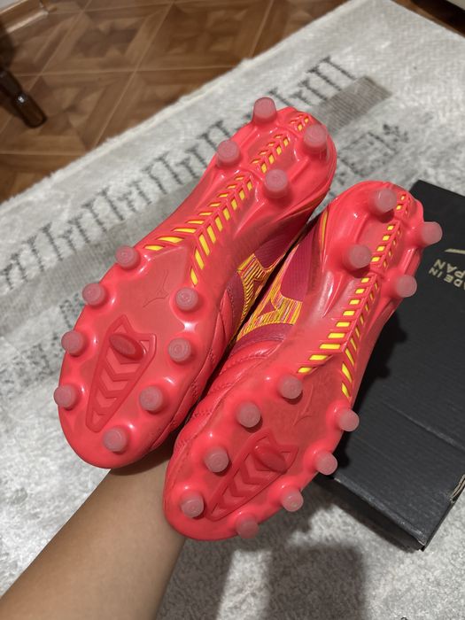 Бусты красные мизуно