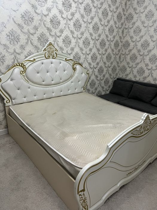 Кровать двухспальная