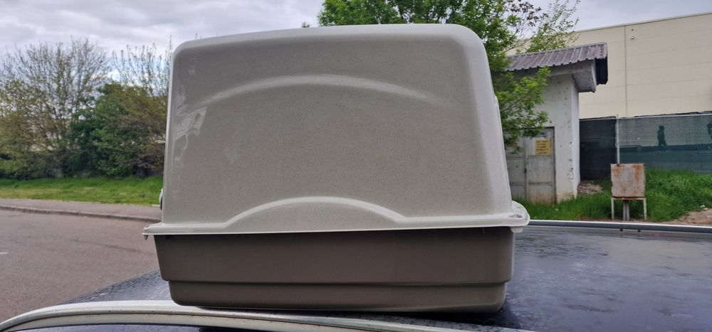 Litiera plastic pentru pisici