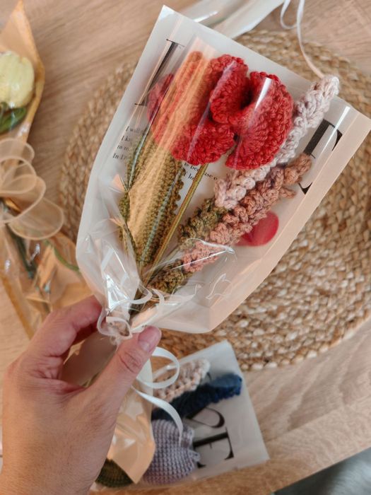 Ръчно изплетени цветя - Handmade flowers - За всякакви поводи - Ново