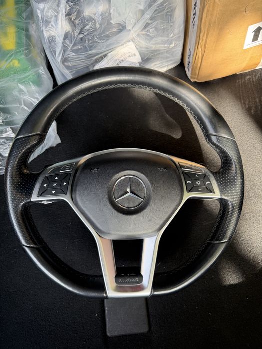 Оригинален волан Mercedes CLS W218