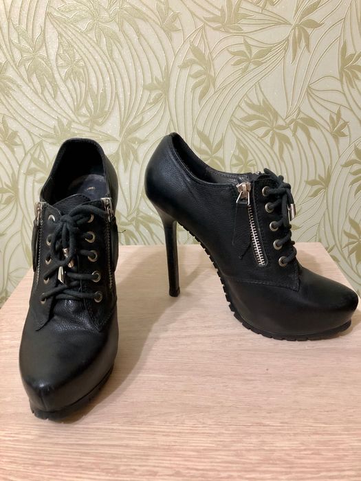 Продам кожаные ботильоны