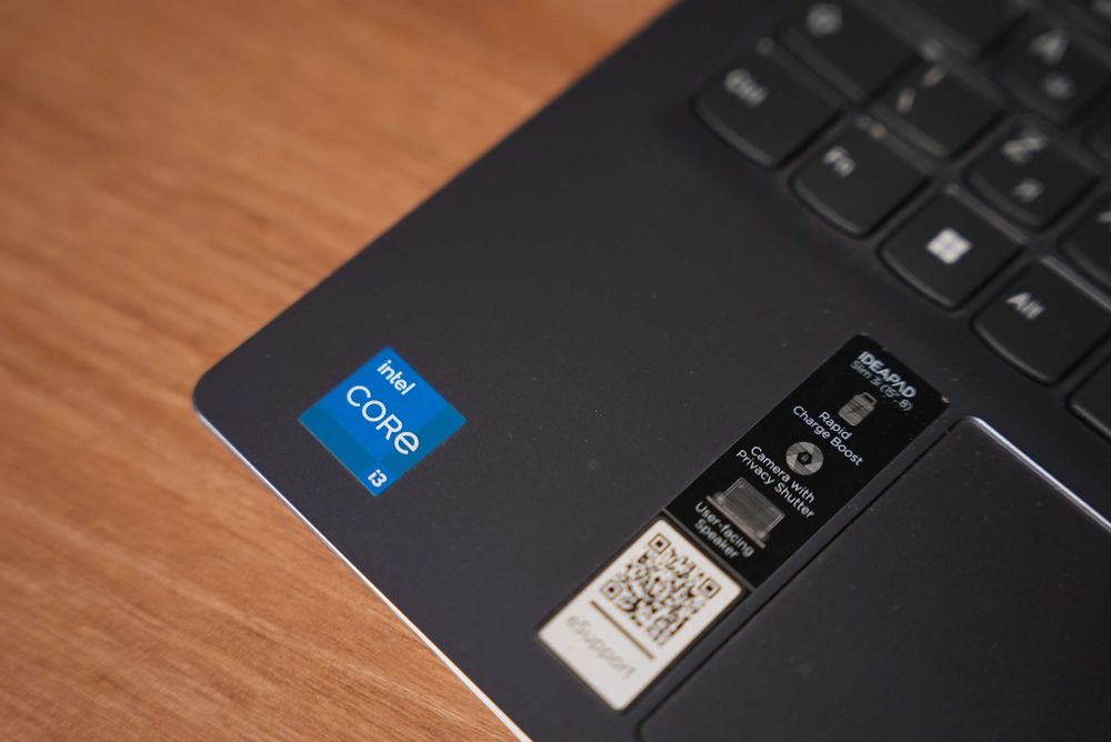 Lenovo IdeaPad Slim 3  (Intel Core i3-N305 | DDR5 8GB | SSD 256GB )