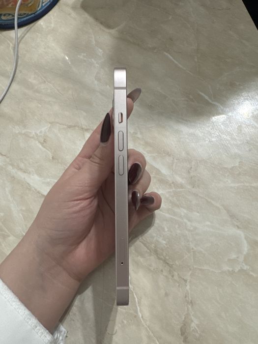 Iphone 13 розовый