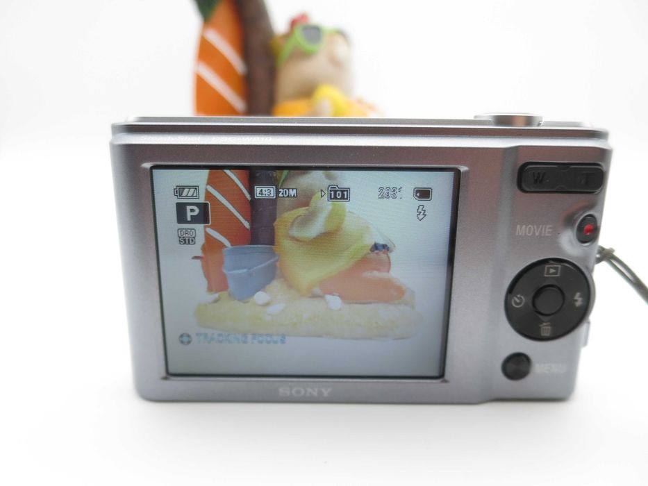 Sony Cyber-shot DSC W810 ултра компактен цифров фотоапарат, дигитална камера 20 MP, в отлично състояние, пълен комплект, работи перфектно