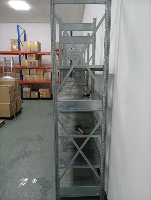 Rafturi metalice zincate marfa manuala 
Tip piking 
Înălțime de la 1.5