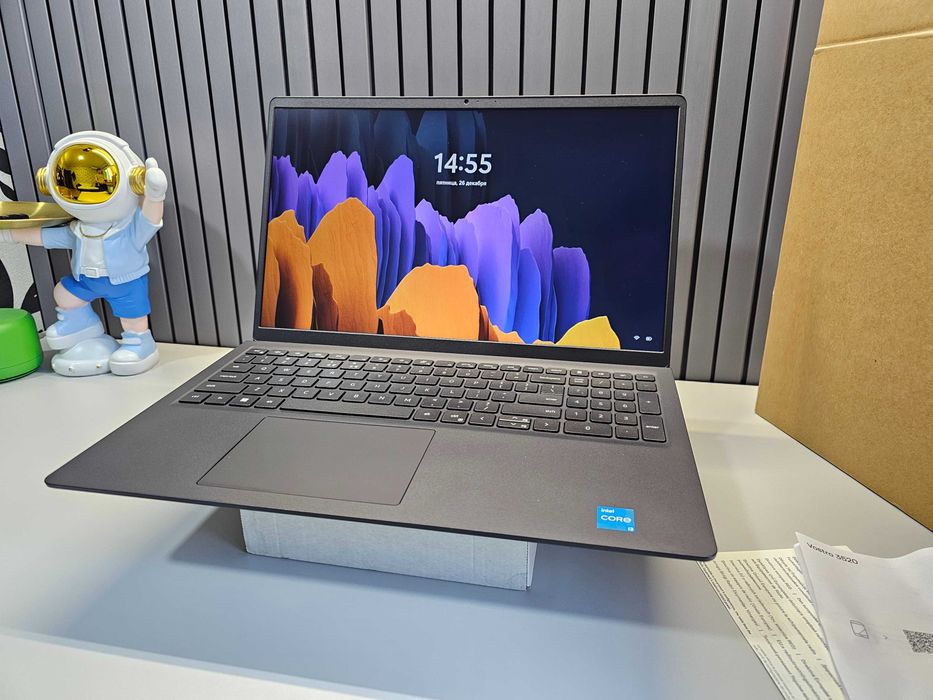 ПРОДАМ Dell Vostro 3520 Ноутбук Core™i3-1215U/8GB/256SSD/15.6"iPS120HZ