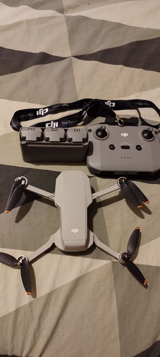 Дрон DJI Mini 2 Fly More Combo