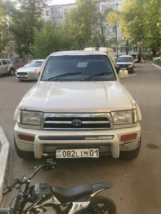 Автомобиль внедорожник