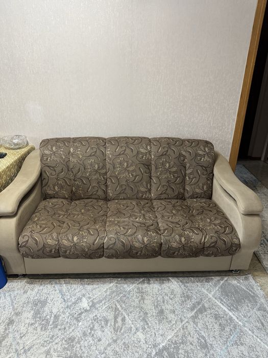 Продам два дивана