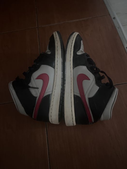 Air Jordan 1 Black Red Sail
