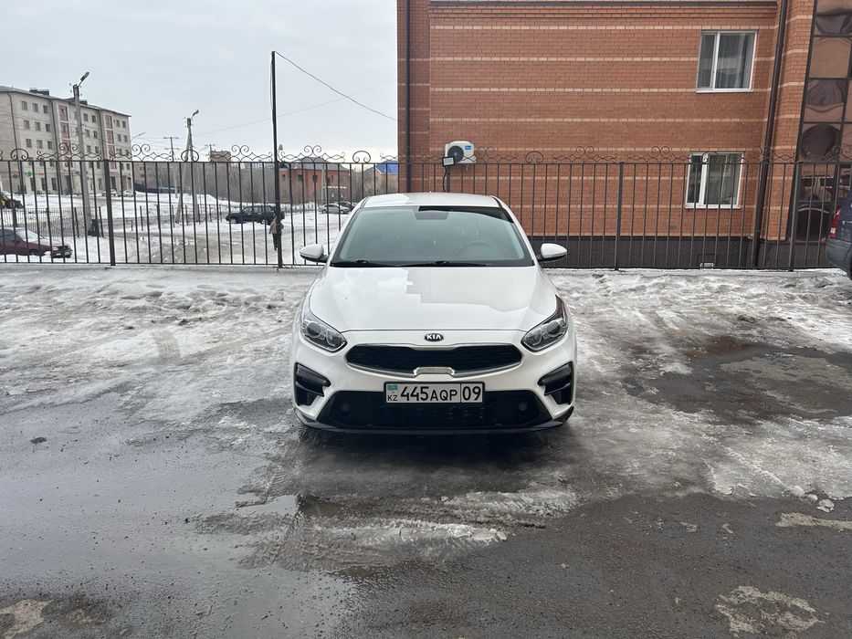 Продам машину автомобиль Kia Cerato