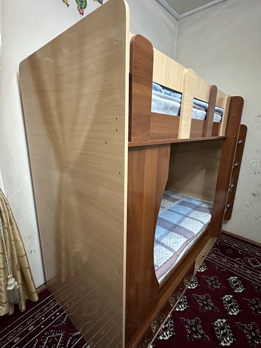 Двухэтажная кровать для детей и подростков