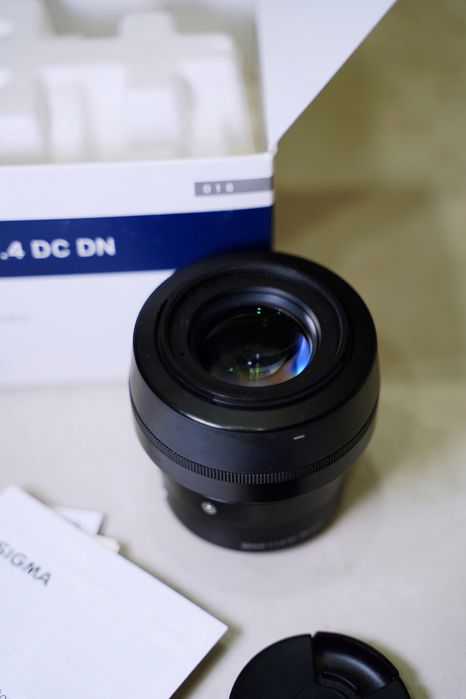 Объектив Sigma 30 mm 1.4