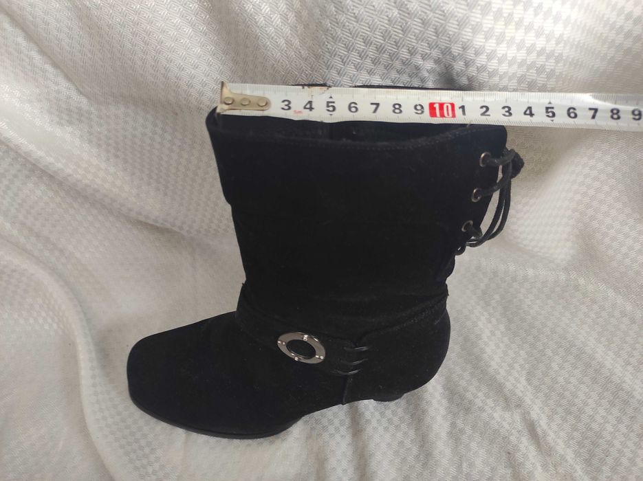 Дамски боти с нисък ток