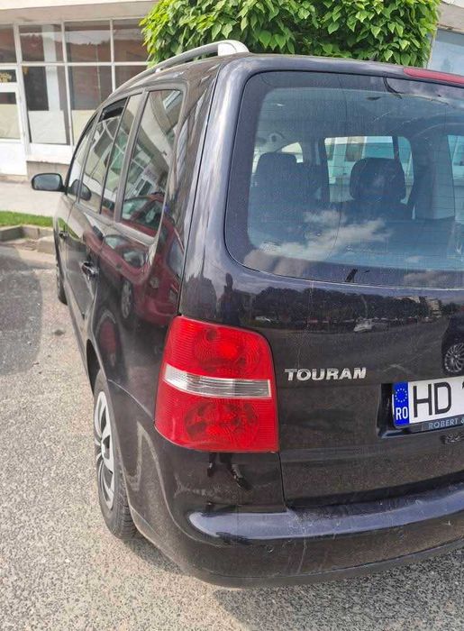 Volkswagen Touran 2004 diesel, 1.509 € — imagine 2