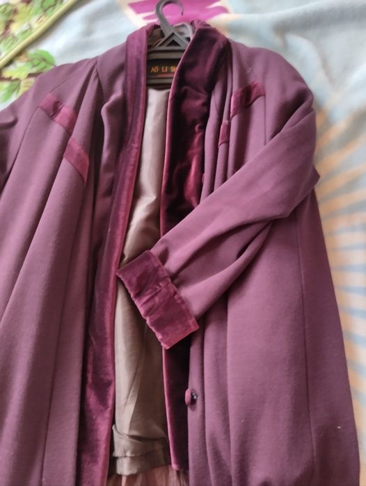 Продам пальто демисезонное