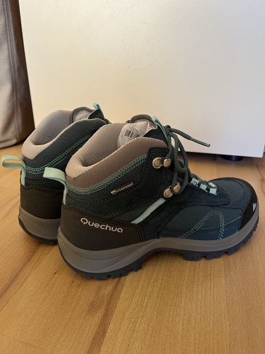 Туристически непромокаеми обувки