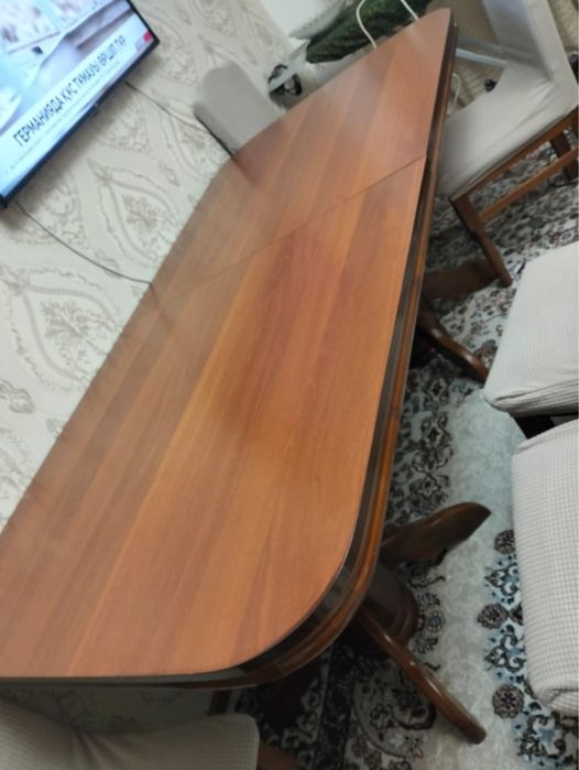 Стол для гостиной