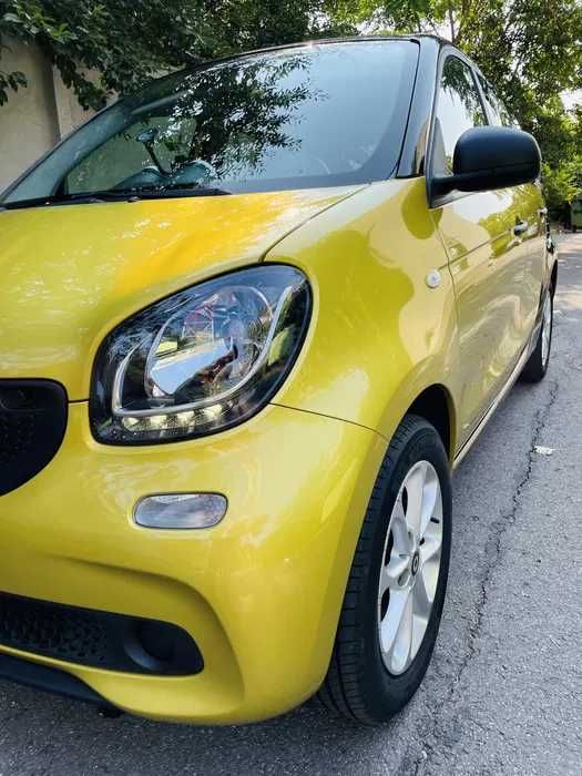 Smart fourfour 2017