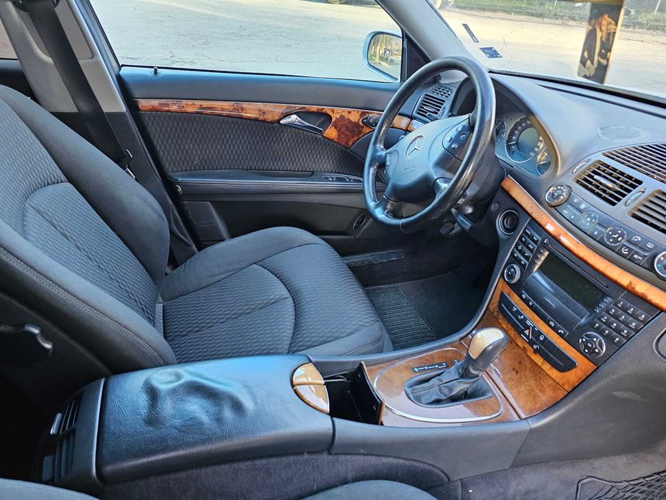 Арматурно табло горна, долна част Мерцедес Е клас Mercedes W 211 W 203