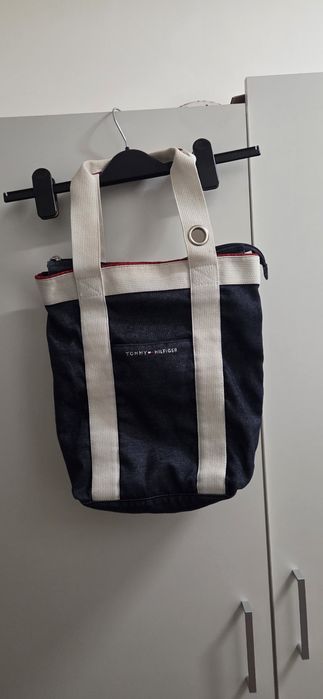 Geanta tommy hilfiger,stare foarte buna