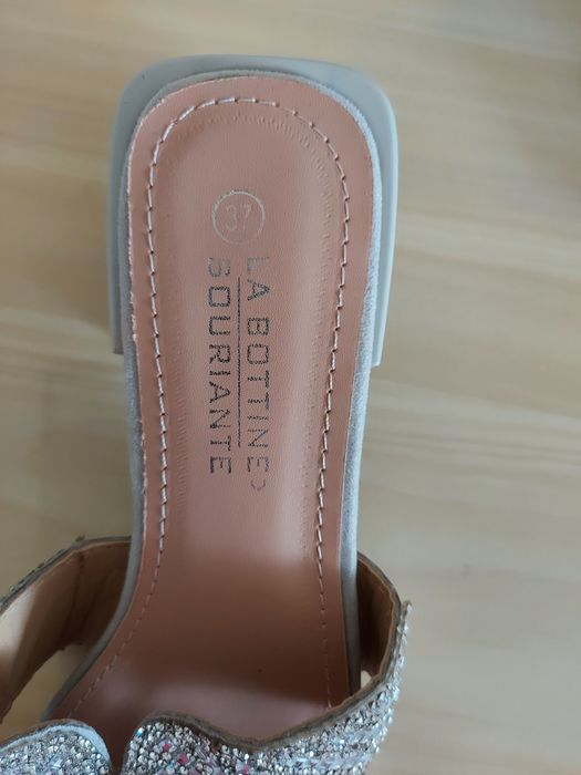 Продаются шлепанцы