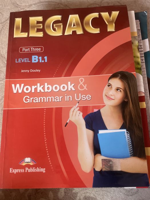 Продавам учебници за 9 клас на половин цена