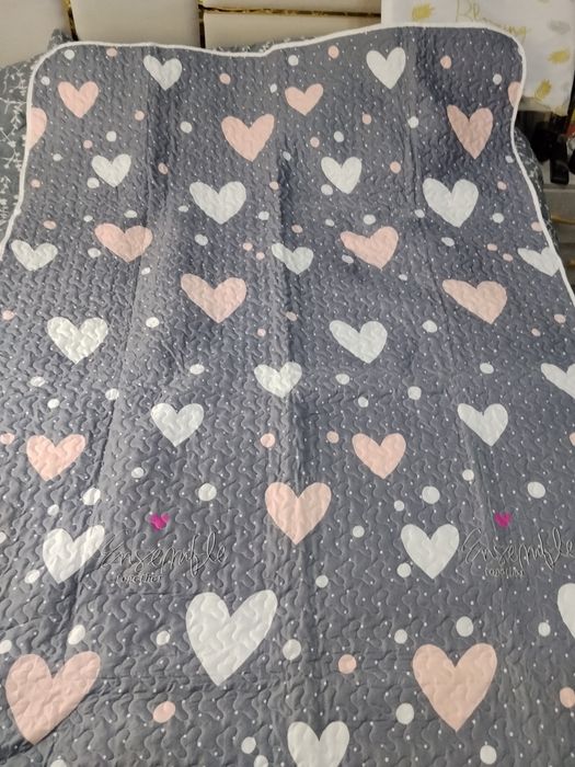 Продаю Новое 1 спальное  Покрывало