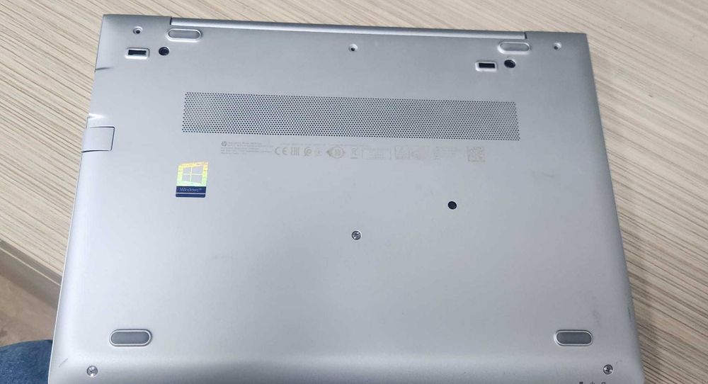 laptop HP elitebook  HSn-I12C model 8265NGW