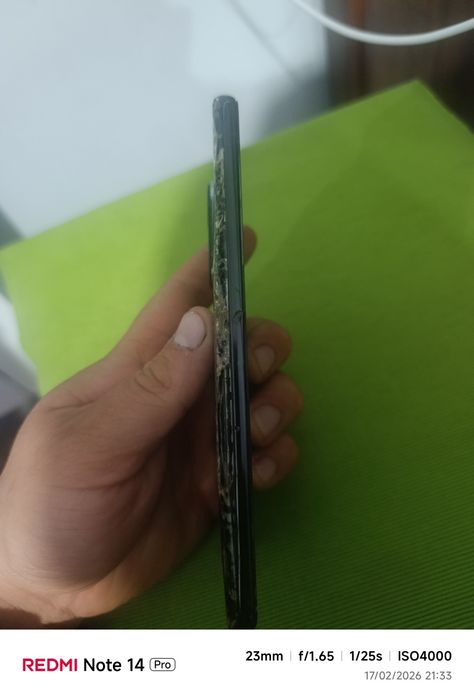 Huawei se 9 sotiladi orqa qopqogʻi va ekrani singan zapchastlari ishli