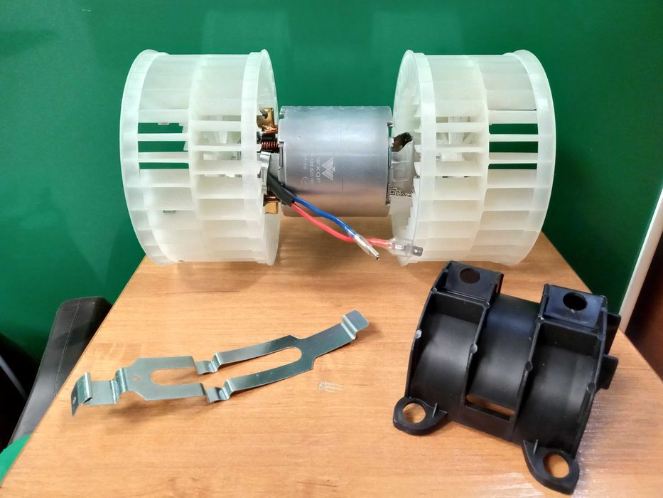 Моторчик печки на мерседес 124