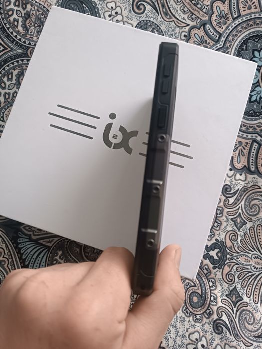 Продаю телефон ixxi j2