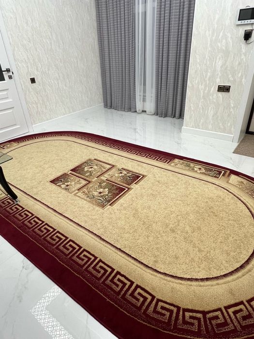 Коверь,хорошего качество,овальный