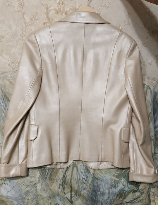 Кожаная куртка женская