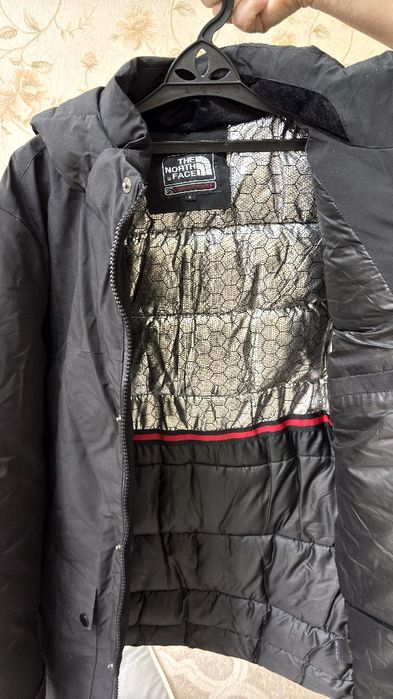 Продам зимнию куртку