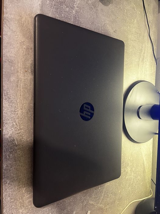 HP laptop 15.6” i3