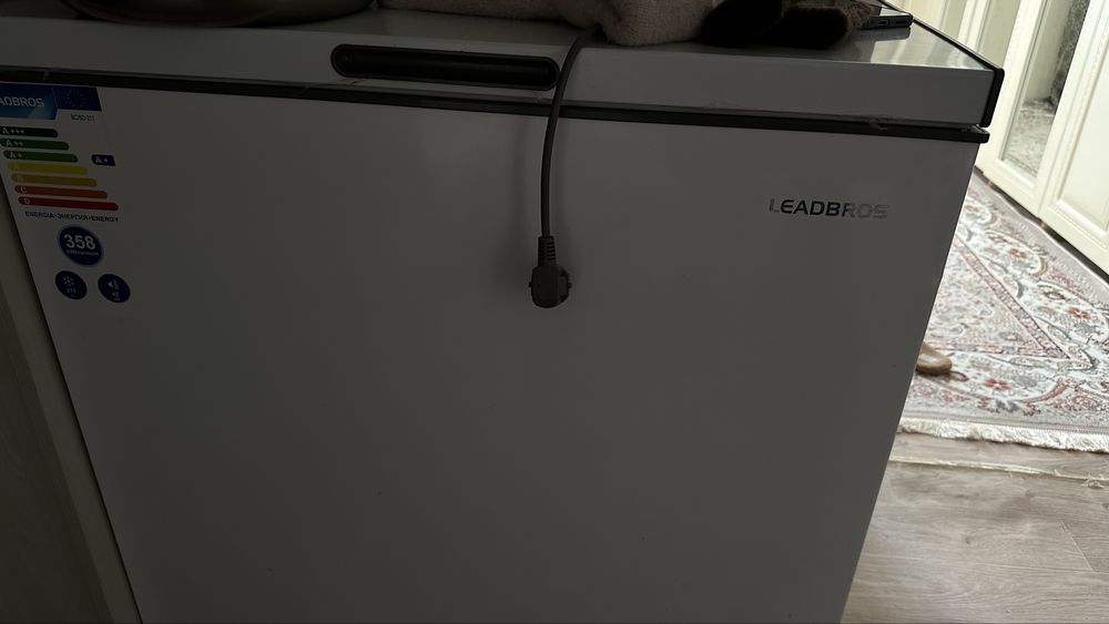 Продам морозильник