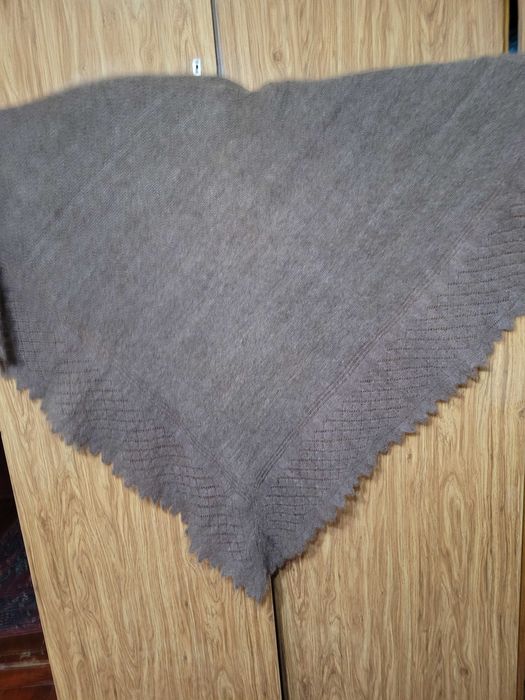 Продаётся пуховый платок, шаль российская.