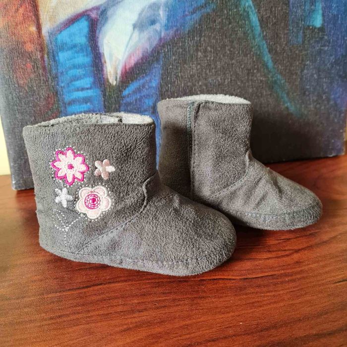 Детски велурени пантофи