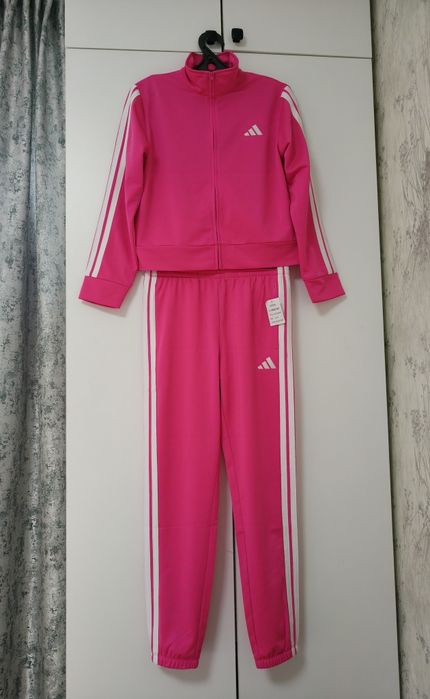 Спортивный костюм для девочки