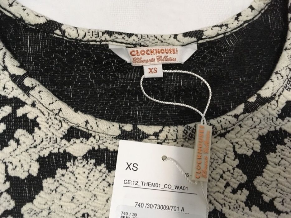 Vand bluza c and a, alb cu negru, xs, noua cu eticheta